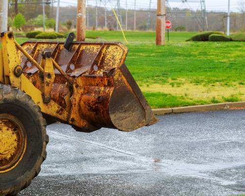 Why Asphalt Paving Surfaces Aren’t Always Smooth